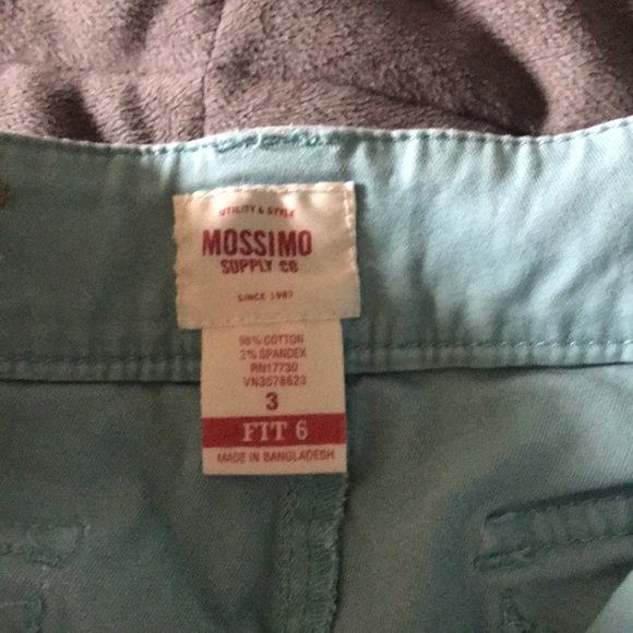 Shorts - Picture 3 of 3